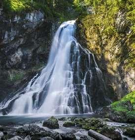 AUSZTRIA SALZKAMMERGUT, AUSZTRIA ÉKSZERDOBOZA Salzburg és Hallstatt is világörökség Hajókázás és több kilátó felkeresése Jégbarlang, sóbánya és szurdok látogatás Sasfészekről szép látvány a