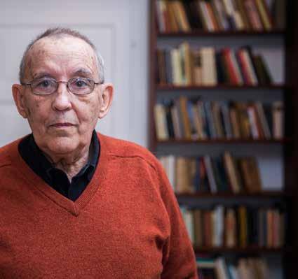 Krasznai László kertésztechnikus, aki már több mint húsz éve vezeti a faiskolát, minden, a szőlőt, a gyümölcsfákat és a bogyósokat érintő kérdésre válaszol. 09. 11., kedd, 18.00 20.