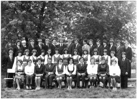 L adi János Általános Iskola 1969-1977-es évfolyamának tanulói 2017. április 29. napján tartották 40 éves jubileumi osztálytalálkozójukat.
