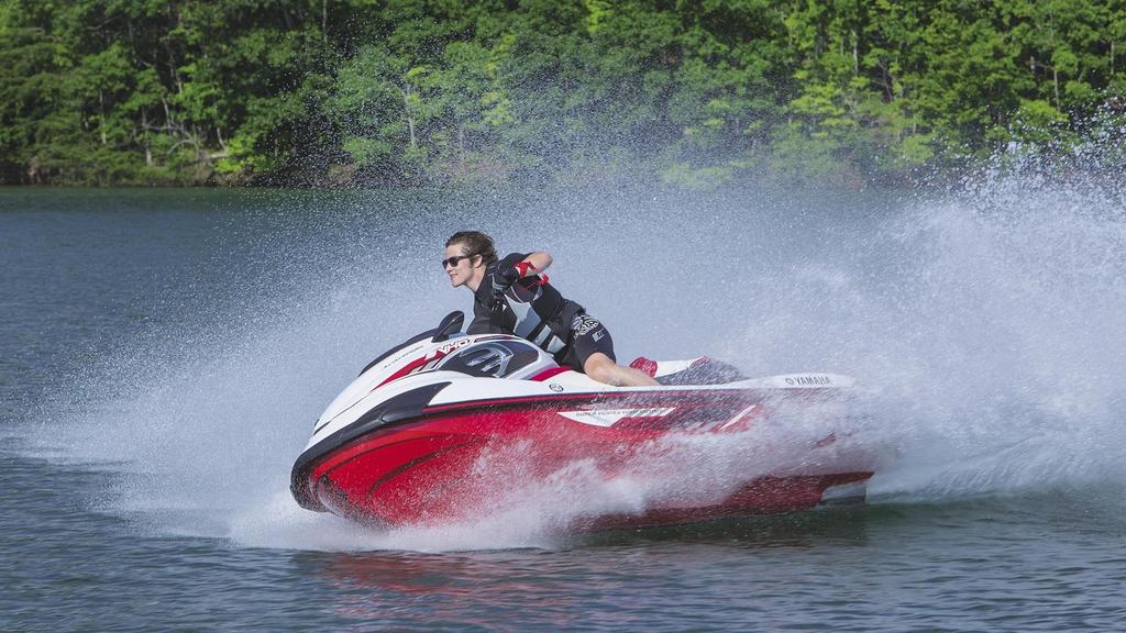 A világ legmegbízhatóbbnak tartott vízi járműve Napjaink WaveRunner hajóit hosszú évek tapasztalatai alapján világszerte megbízhatóságukról és nagy teljesítményükről ismerik emögött a hatékony 4