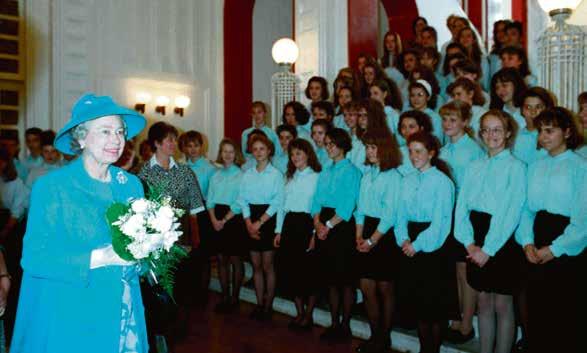 Erre az alkalomra emlékezik vissza Merász József, akkori polgármester és Ladics Tamásné, a Kodály Iskola egykori vezetője. II.