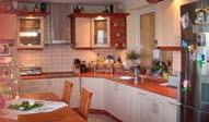 Jelentkezni: 06 30 583 4922 számon vagy fényképes önéletrajzzal az