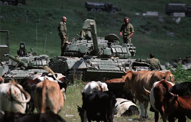 páncélozott lövészharcjármű), három könnyű gyalogos zászlóalj (591 591 fő és páncélos járművek), egy kombinált harckocsi zászlóalj (két harckocsi és egy gépesített század: összesen 380 fő, 30 db T