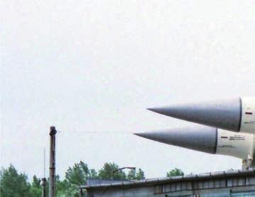 Szabó Miklós 1. ábra. A 2P24 típusú önjáró indítóállvány menet helyzetben A Krug légvédelmi rakétarendszer A FEJLESZTÉS TÖRTÉNETE A szovjet minisztertanács 1958.