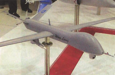 A műholdas antennakialakítású orr és hasi felderítő rész jellegzetes. A gép nyilvánvalóan az amerikai RQ 4 Global 10 11. ábra. Az AVIC Long Wing 1 gépe Zhuhaiban és Le Bourget-ban Hawk-a adott válasz.