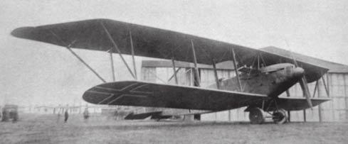 A Junkers G 38-as és a DO X évtizeddel későbbi repülőinél szintén lehetett találni a szárnyban közlekedőfolyosót a motorok felügyeletére.