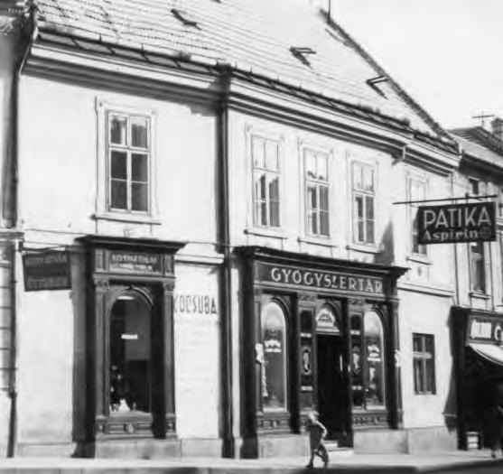 50 évesen kezdett üzemtörténet-kutatással és írással foglalkozni, melynek fortélyait autodidakta módon sajátította el.