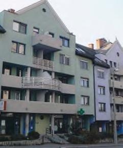 KAMILLA GYÓGYSZERTÁR Egyetem utca 1/B. Az egykori Gépjavító Vállalat épületének helyén lévő bérház földszintjén működik. 1994-ben nyílt meg. Tulajdonosa az Asklepios Gyógyszertár Bt.