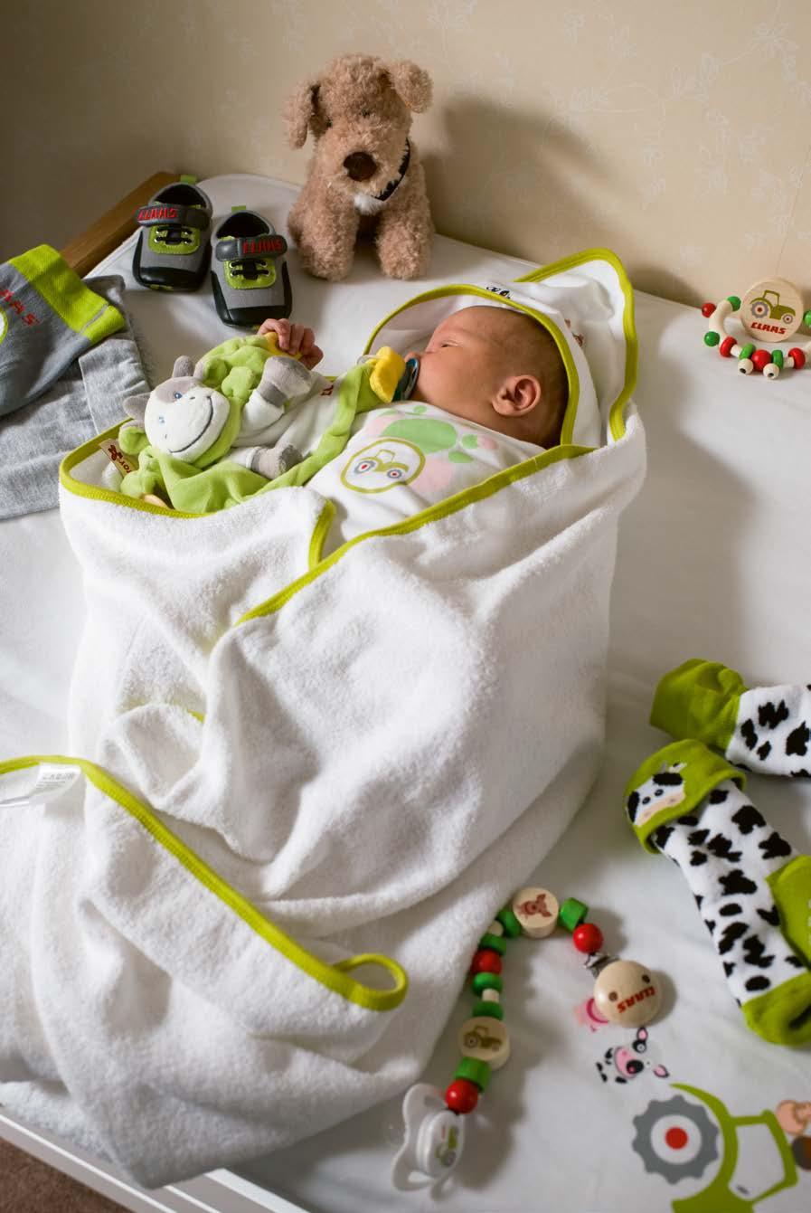 1 1 Baby sapka Nem csúszik el játék közben, e sapkát zöld szalagokkal tudjuk rögzíteni, és illik gyermeke fejméretére.
