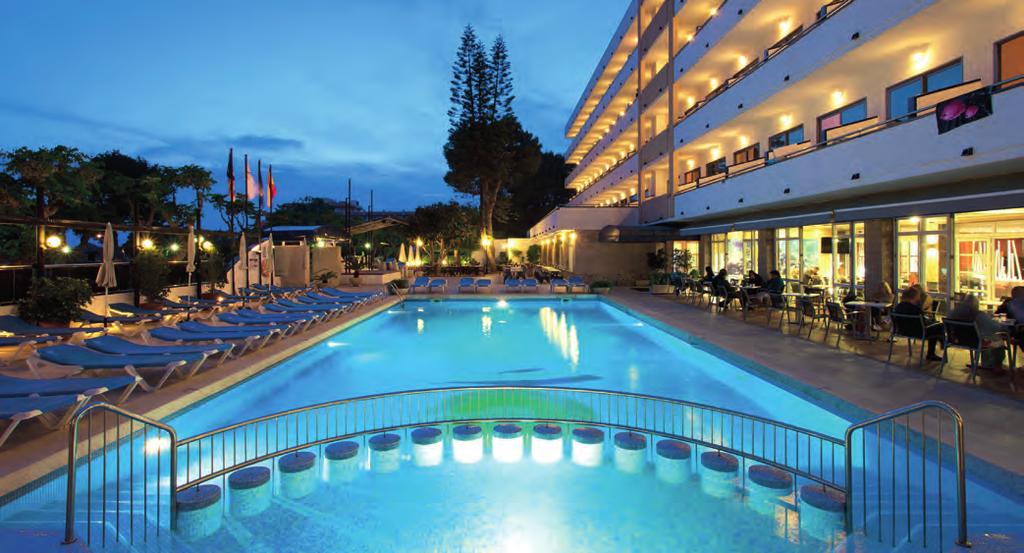 12 SPANYOLORSZÁG MALLORCA smartline Hotels mindig kedvező ár-érték arányú választás Egyedi design és színes motívumok az üde hangulatért Szép környezet, lezser légkör Ingyenes WIFI a hallban
