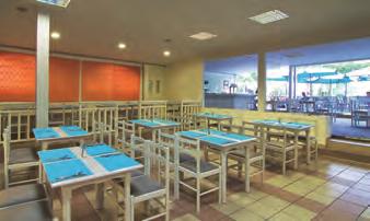 pool-bárral. Napágyak és napernyők a medencénél ingyenesen, a strandon térítés ellenében vehetők igénybe. HELYI BESOROLÁS: B.