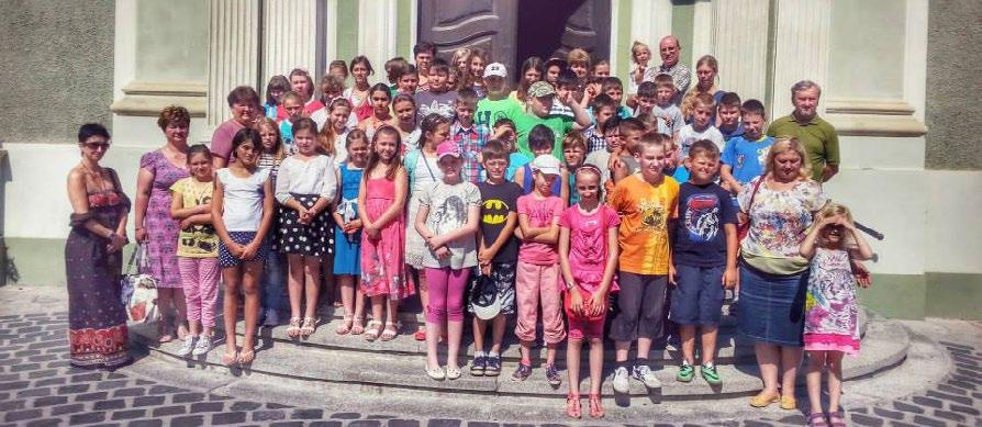 Valamennyi döntőbe és középdöntőbe jutott csapat értékes könyvjutalomban részesült, a legeredményesebb öt csapat tagjai, valamint a felkészítő tanáraik egy erdélyi körutazást jelentő kirándulást