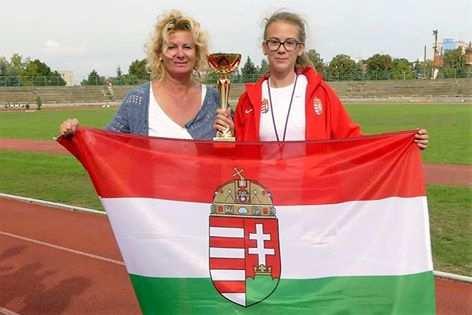 OLDAL 10 ÁRPÁD HÍRMONDÓ ENIKŐ LEGÚJABB SIKERE MAGYARORSZÁG JÓ TANULÓJA JÓ SPORTOLÓJA" A TEHETSÉGED BE- LÜLRŐL, A SZÍVED- BŐL FAKAD. (...) AMI BENNED VAN, NEM VESZHET EL ÖRÖKRE.