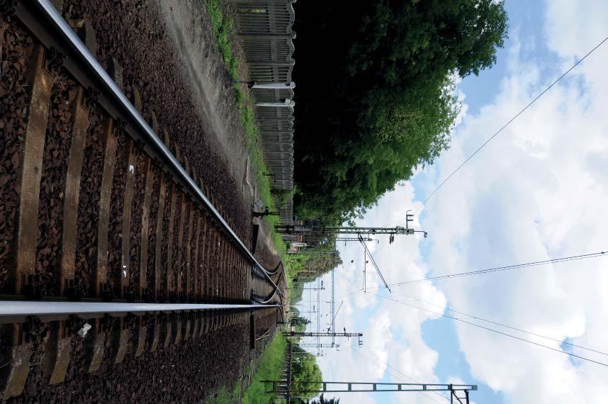 A XIX. század végétől jelentősen fejlődött a község infrastruktúrája: 1872. augusztus 14-én adták át a forgalomnak a Dombóvár Zákány vasútvonalat, s ezzel egyidőben a község vasútállomását is.