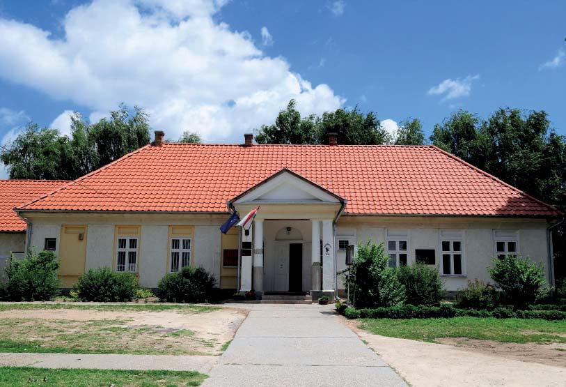 Csépán kúria Jákó, Kossuth Lajos utca 112. szám alatt található a Csépán kúria. A kúria a település első nemesi udvarháza volt. A kilenc szobás, klasszicizáló épület 1832 táján épült.