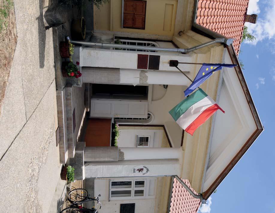 Vajon mit is jelent jákóinak lenni? Mi kell ahhoz, hogy egy közösség kialakuljon? Mindenek előtt egy közös kapocs, ami összefogja a település lakóit.