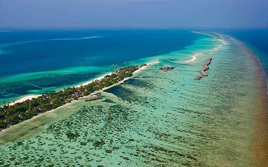 1 LUX South Ari Atoll 5 csillagos sziget. Kiváló választás luxus színvonalon! Igazi minőségi üdülősziget igényeseknek! Ari atoll déli részén található, transzfer: 35 perc hidroplánnal.