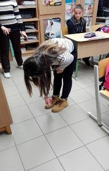 A lábbeli gyűjtő fogalom, amely összefoglalja a lábon viselt