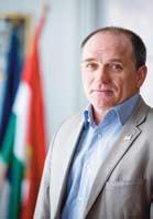 Polgármesteri beköszöntô Tisztelt Ferencvárosiak, Kedves Vendégeink! Örömmel jelenthetem be Önöknek a jó hírt: Ferencvárosban a reformáció emlékévében is köszönthetjük a Református Zenei Fesztivált.