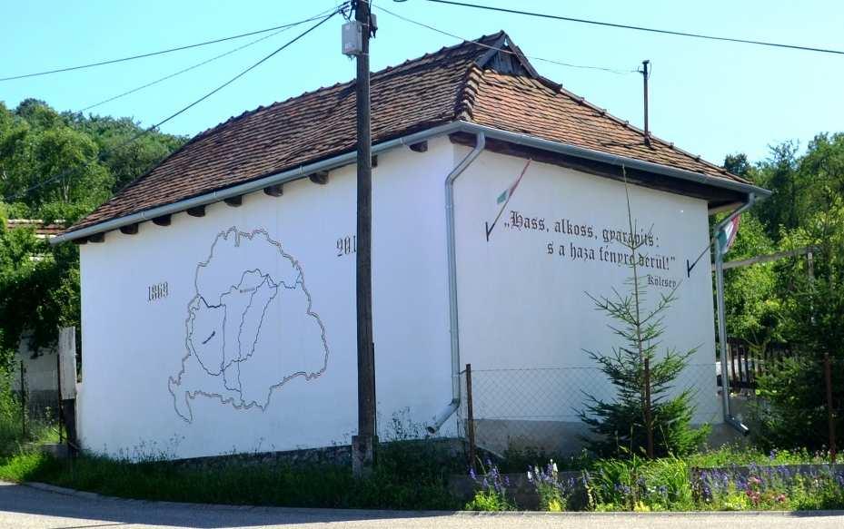Sajóivánka bemutatása 25 Tájház (Sajóivánka, Kossuth Lajos út 58. szám) Tájház A sajóivánkai Tájház rövid története (Kovács Imre visszaemlékezései alapján) A Sajóivánka, Kossuth Lajos út 58.