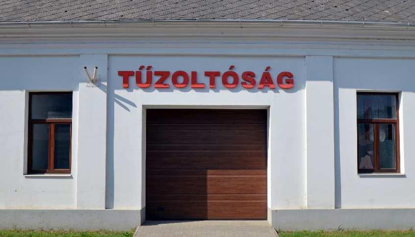 Reklámozás céljára kizárólag az önkormányzat által rendeletben meghatározott utcabútorok használhatók fel.