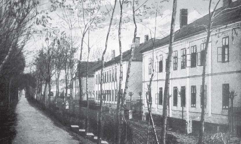 Az egyesített város elsõ polgármestere dr. Sattler János jogász lett. (Sattler János (Mosontétény, 1894. Mosonmagyaróvár, 1944.