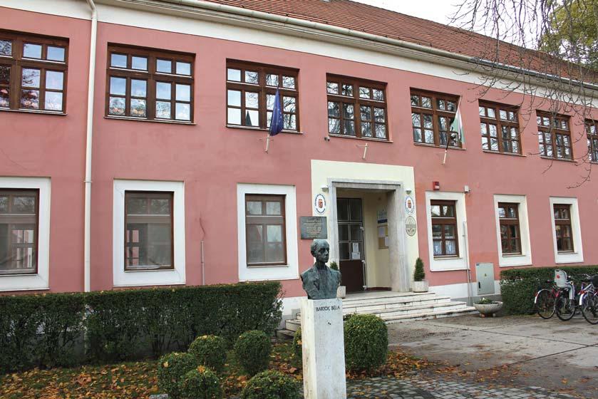 (ma Gulyás Lajos) utcában és a Kormos lakótelepen fogadta egy-egy új óvoda az apróságokat.