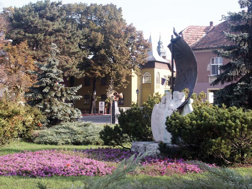 A Bárka 352 A szó mûvészete irodalom Hárs Ernõ személyében olyan író született 1920-ban Magyaróváron, aki verseiben és prózai mûveiben mindig nagy szeretettel és ragaszkodással emlegeti szûkebb
