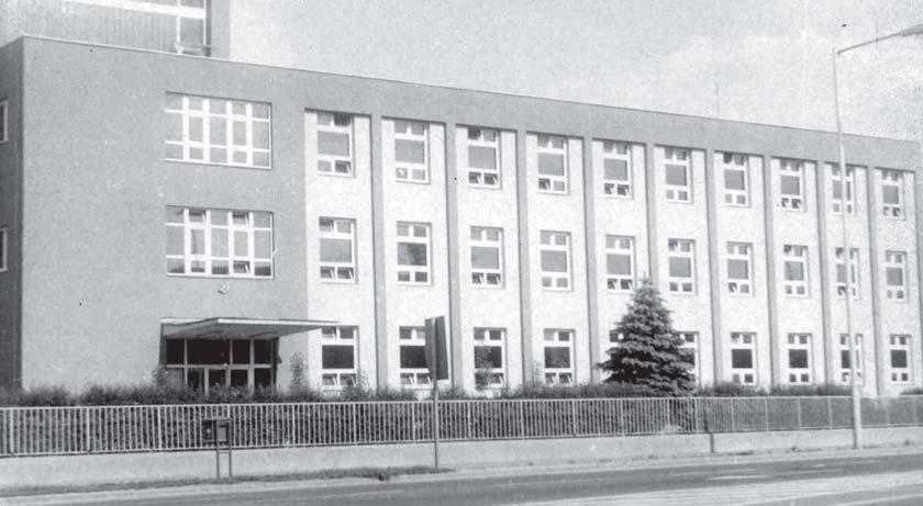 A kórház 1968-ban 1974-ben a Magyar utcában, késõbb az Ipartelepen (1976), Mosonban (1981), a városközponti lakótelepeken (1981,1988) és a Királyhidai utcában (1986) nyílt nagyobb alapterületû