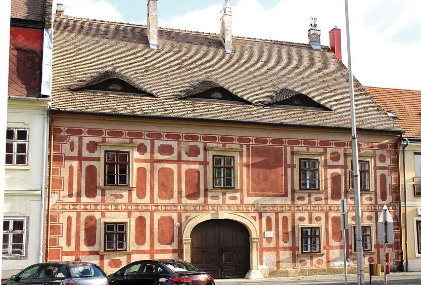 A Wallisch-ház: Ez a város legrégibb lakóháza. Valószínûleg középkori ház alapjaira épült az 1560-as években. (Uzsoki 37. p.