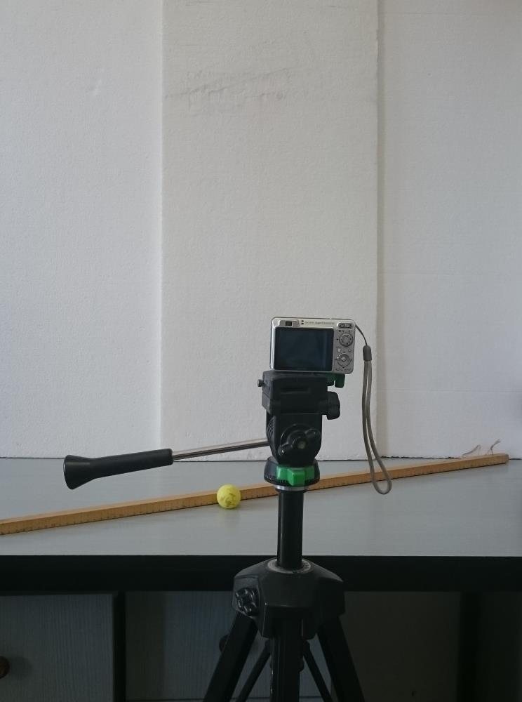 6. Pattogó pingponglabda mozgásának vizsgálata Tracker videóelemző program segítségével