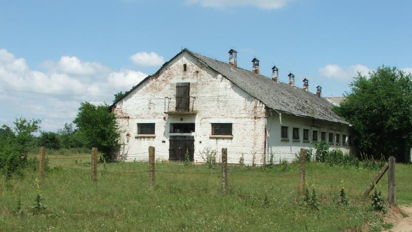 A volt termelőszövetkezeti major területének beépíthetőségét Ömböly Község Területrendezési Terve, a mindenkor érvényes 253/1997 évi (XII.
