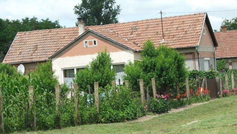 Oldalházas