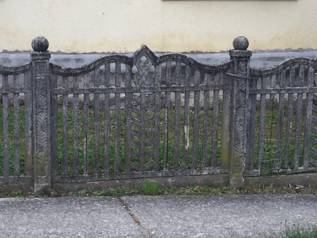 Az áttört kerítések a