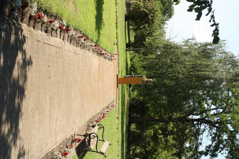 7 Utcák, terek 30 UTCÁK, TEREK A kialakult helyzethez, például járdazöldsáv- árok-úttest arányaihoz való