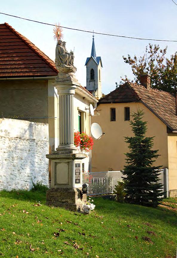 Ezért, ha újabb szép ház születik, az bekerülhet, sőt be is kell, hogy kerüljön a könyvbe, hogy ezáltal büszke lehessen rá építtetője, tervezője, kivitelezője és a település