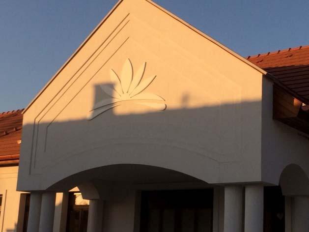 Mai példák 35 Új építés, a meglévő karakterbe illeszkedően bővítés Egy