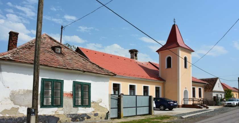 36 Utcák, terek 7 UTCÁK, TEREK A településen áthalad a 84 es számú főút.