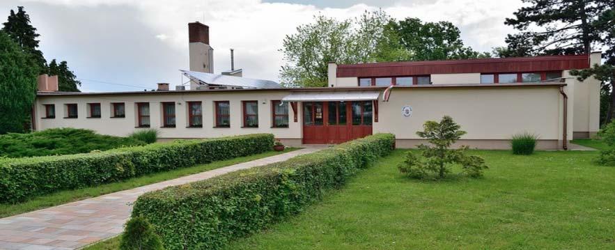 Az iparosodás következtében a paraszti réteg csökkeni kezdett, ez új élethelyzetet teremtett, új építőanyagok jelentek meg és az