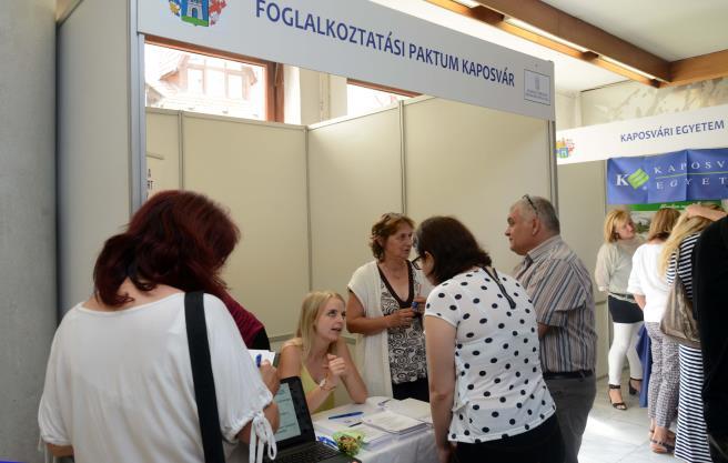 kereskedelem, sőt a fegyveres testületek is