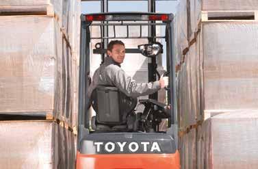 10 TOYOTA MATERIAL HANDLING Különféle pedálelrendezések a gépkezelők igényeinek