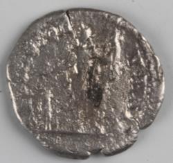 Ltsz.: 2004.28.1593 Septimius Severus ezüst érme. Az előlapon a császár jobbra néző babérkoszorús portréja.