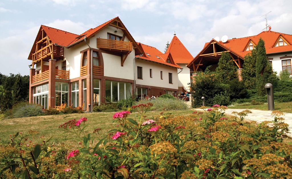 Az erdőgazdaság Zselici Erdészeténél megtartott bemutató meghívott vendégeit HOTEL Kardosfán *** köszöntötte Petter László, a Syngenta Kft.