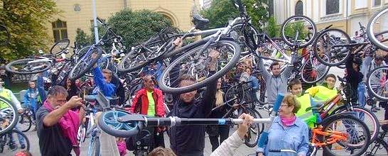szeptember 16-án, ahol több mint 30 szakmai- és civil szervezet foglalkozásait, kiállításait és bemutatóit látogathatják az érdeklődők a Kossuth téren.
