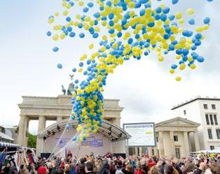 4 112egész Európában egységesen 112 a segélyhívó szám. AZ EU GONDOSKODIK A BIZTONSÁGODRÓL. A 2. világháború vége óta nem került sor több háborúra az EU tagállamai között. Az EU sikeres békeprojekt.