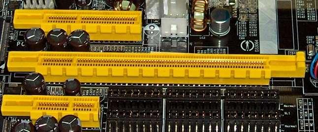 PCIe busz Peripheral Component Interconnect Express Soros belső busz 1 link 1, 2, 4, 8, 16 vagy 32 sávból áll Átviteli sebesség: 250-31500 MB/s