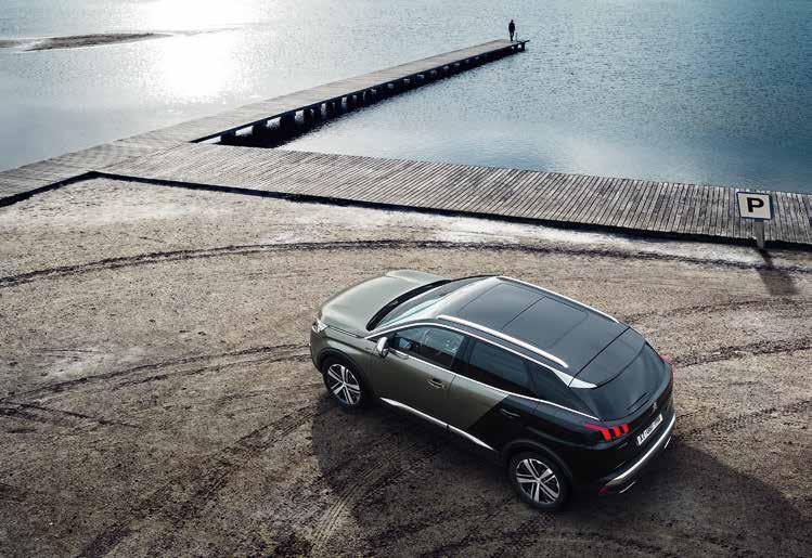SPORTOSAN ELEGÁNS Az új 3008 GT szabadidő-autó ikonikus formaterve egyszerre ejt bámulatba tökéletes arányaival és elegáns stílusával.
