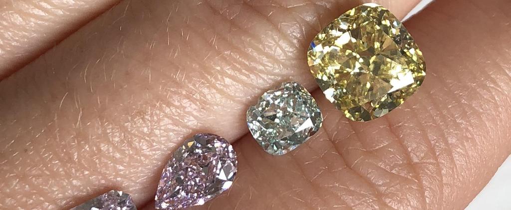 A SZÍNES GYÉMÁNTOK PIACI ALAKULÁSA MENNYI? 2005 és 2015 között a színes gyémántok piaci értéke megnégyszereződött! Míg 13 évvel ezelőtt karátjuk átlagosan 15.