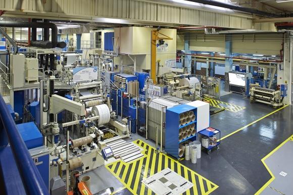 A hatékonyságba való beruházás megtérül A Tetra Pak 17 féle méretben gyárt italos kartondobozt Budaörsön, és ezeket több mint 52 országba exportálja.