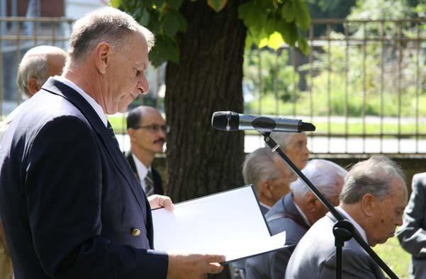 Tisztelt Egybegyûltek! Zrínyi Miklós bánra jöttünk emlékezni, a szigetvári vár hõsi védelmére, és a tragikus, felemelõ végre, a kirohanásra.